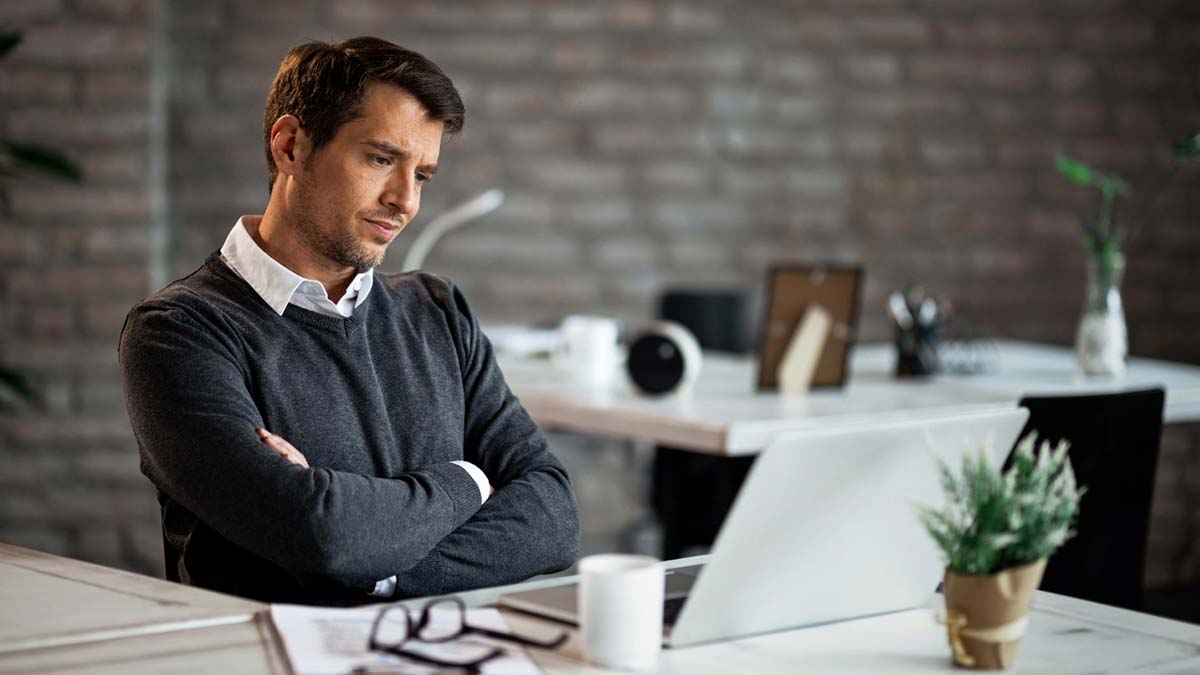 Fernando Mora, psiquiatra: «Estas son las cinco señales del agotamiento mental y así se puede combatir»