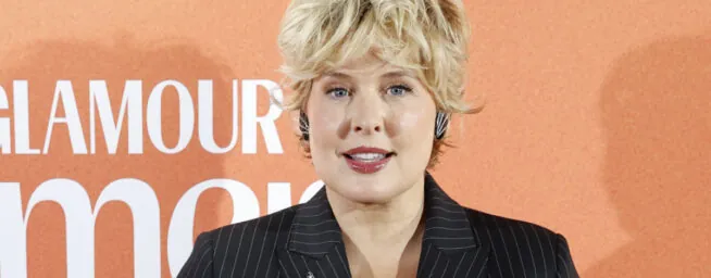 El acogedor refugio de Tania Llasera es el más original de la sierra de Madrid por sus colores