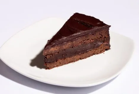 La celiaquía nos descubrió un postre increíble: tarta de chocolate con almendra molida