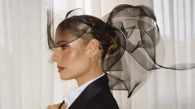 Betto García, el sombrerero valenciano de Rosalía o Lady Gaga: «He modernizado todo quitándole el toque rancio de las bodas»