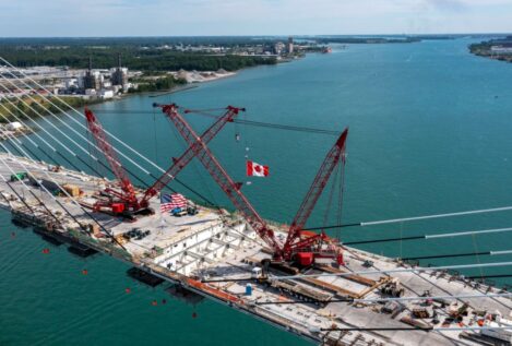 Trump bloqueará la apertura de un puente con Canadá hasta que EEUU sea «compensado»