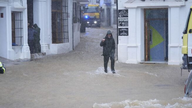 Bajan hasta 2.808 los desalojados en Andalucía y 700 emergencias gestionadas este viernes