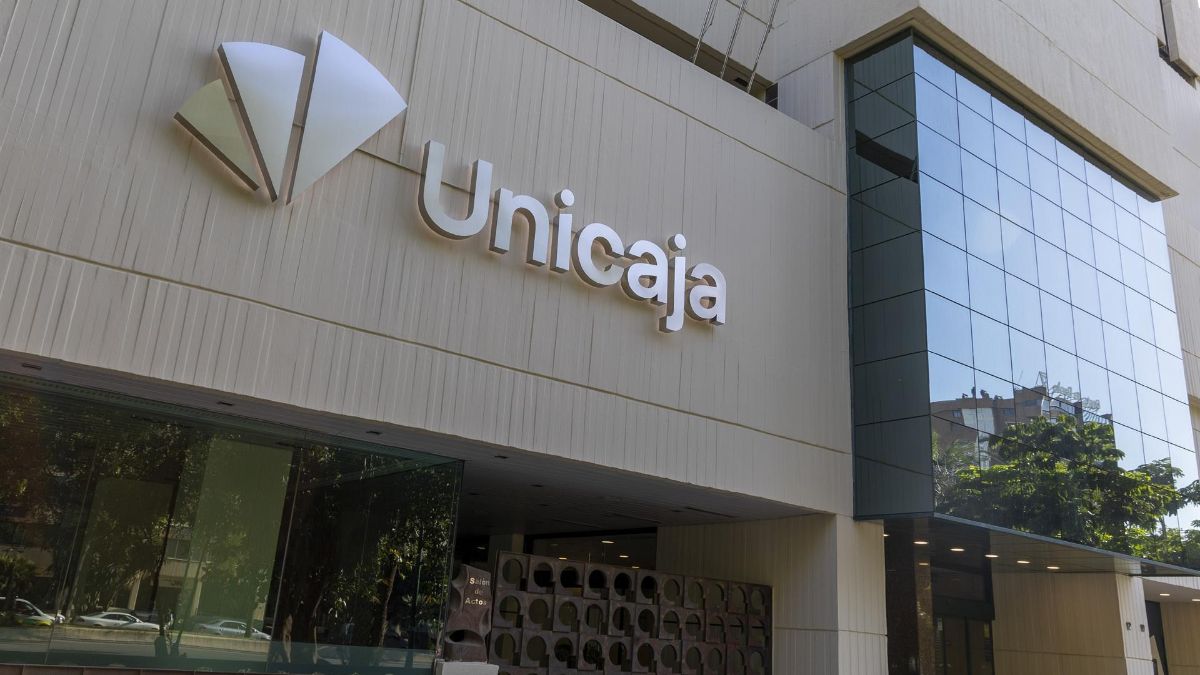 Unicaja ganó 632 millones en 2025, un 10,3% más que el año anterior