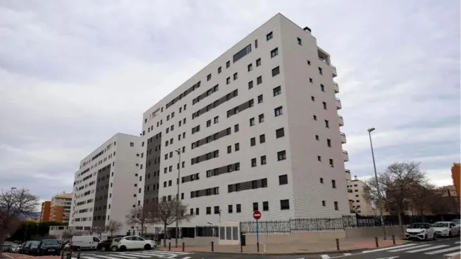 Dos adjudicatarios de viviendas públicas investigadas de Alicante renuncian a las casas