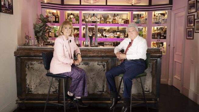 Enrique Cerezo: «El rey Juan Carlos tiene que volver a España porque esta es su tierra»