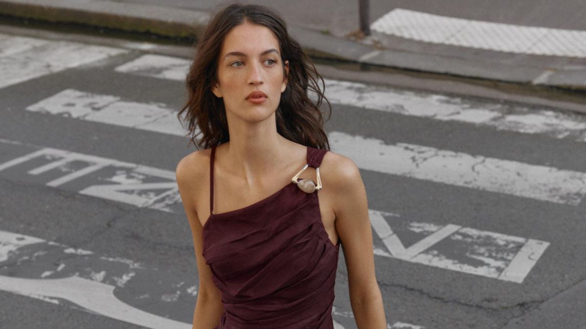Adiós a las faldas: 10 vestidos de invitada de boda y comuniones de Zara y Mango para acertar esta primavera