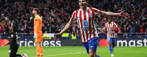 El Atlético de Madrid denuncia al Barça ante la FIFA por contactar con Julián Álvarez