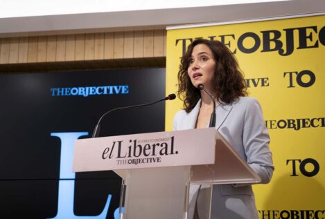 Ayuso acusa a Sánchez de golpear la imagen de España con su política «de patio de colegio»