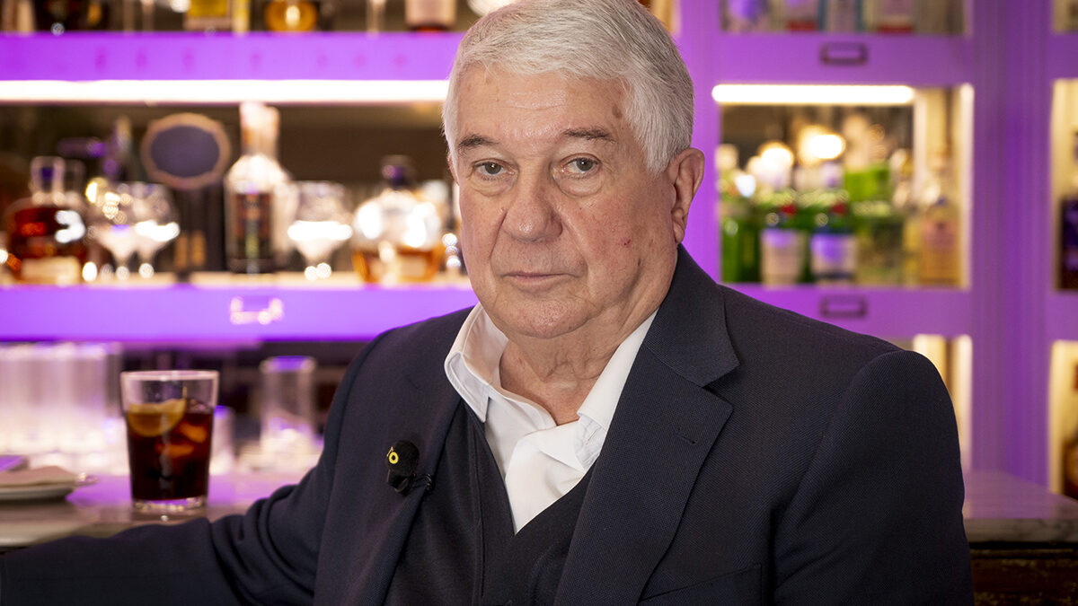 VÍDEO | Arturo Fernández: «Al señor Sánchez el ‘No a la guerra’ le importa un pito»