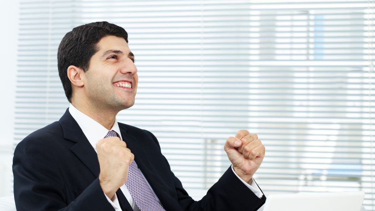 La LPH es clara: si tienes una plaza de garaje, los vecinos no pueden negarte la llave del portal aunque no vivas allí