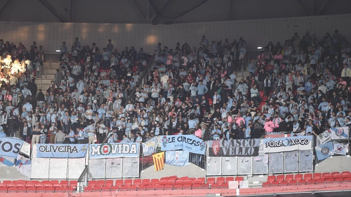 La UEFA multa al Celta con 30.500 euros por los incidentes de su afición en Lyon