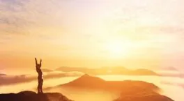 Alain de Botton (56), filósofo: «Lo que nos hace infelices no es la falta de éxito, sino la falta de significado de la vida»