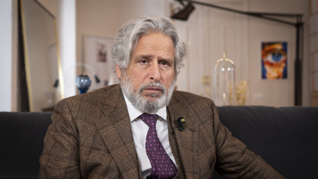 VÍDEO | Robert Amsterdam: «Sánchez se despierta por la mañana y, como un rey, aprueba decretos»