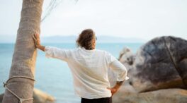 Arthur Schopenhauer, filósofo, ya lo advirtió a sus 40 años: «Para ser feliz o estar alegres no debemos pedirnos permiso»