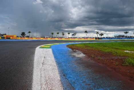 El Gran Premio de Brasil de MotoGP se detiene por un socavón en la recta principal