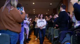 Ayuso disputa a Vox el voto joven y se reúne en Madrid con más de 15 asociaciones juveniles
