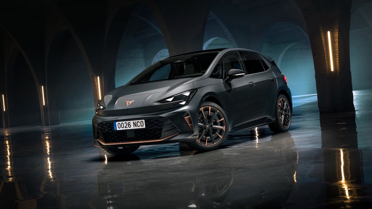 Cupra renueva el Born de arriba a abajo y le dota de más potencia y una autonomía de 600 km