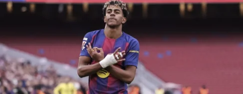 Yamal lidera la goleada al Villarreal y hace soñar al Barça con la remontada en Copa del Rey