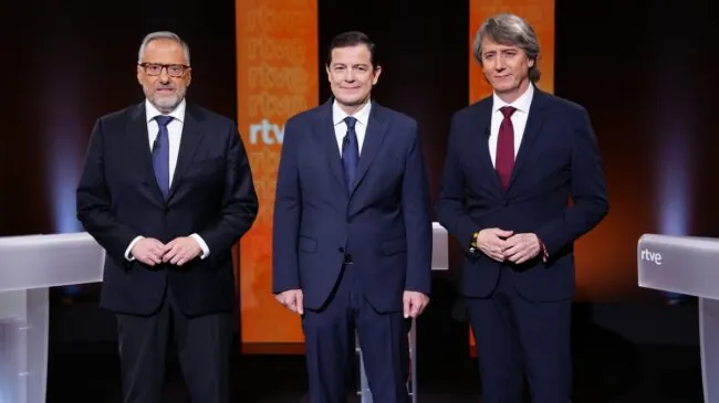 Martínez defiende su candidatura y Mañueco lo señala: «Solo aparecen en campaña electoral»