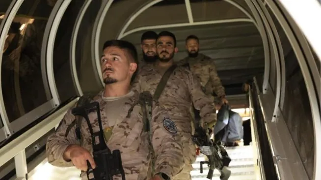 Aterrizan en la base de Torrejón los 205 militares españoles que quedaban en Irak