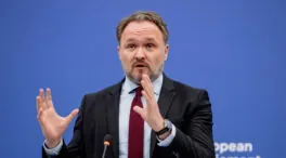 Bruselas pide viajar menos, bajar la velocidad en autopistas y teletrabajar por la crisis de petróleo