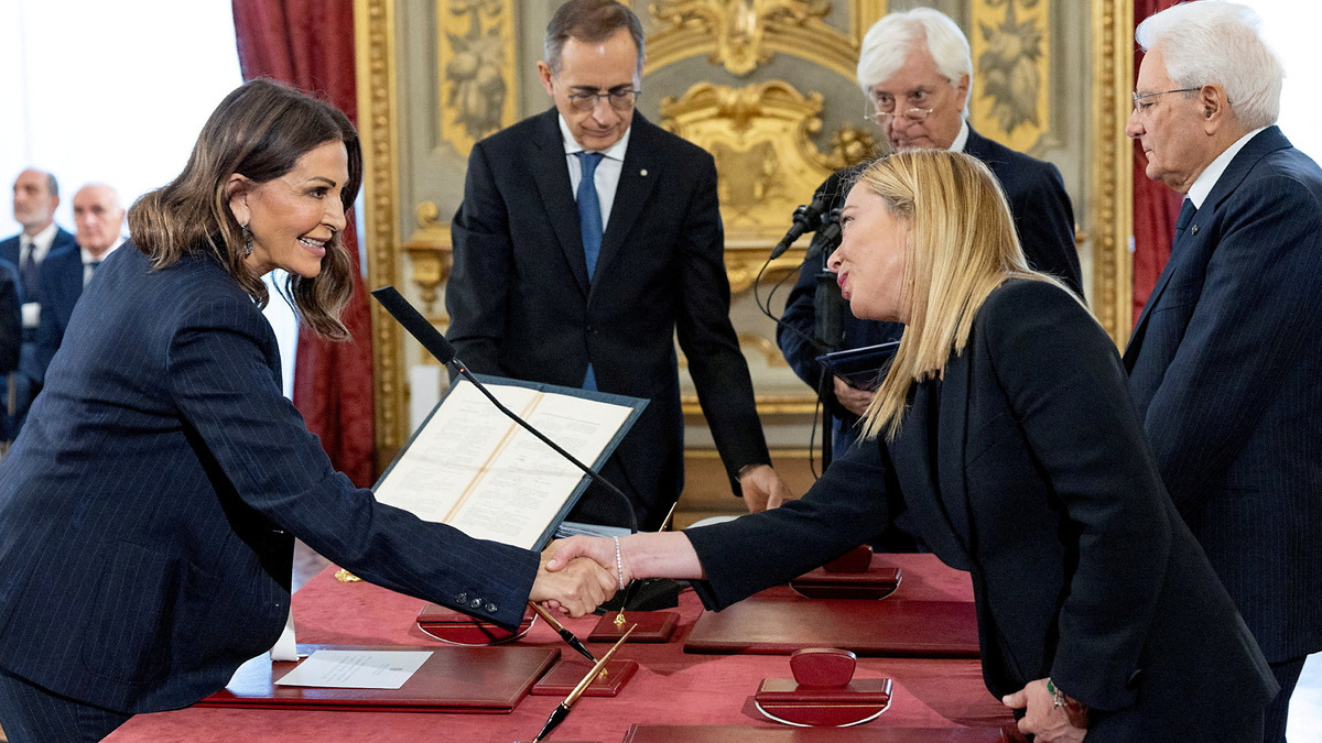 Meloni fuerza la dimisión de su ministra de Turismo pese a su negativa a dejar el cargo