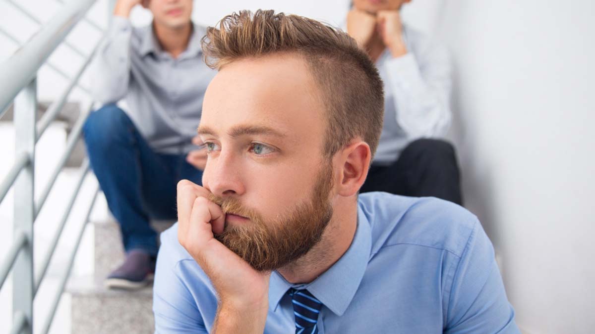 David Gómez, psicólogo, sobre la presión social de la felicidad: «Si no estás feliz parece que molestas»