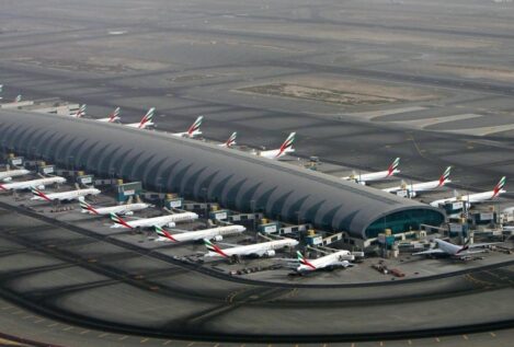 Al menos 30 españoles quedan atrapados en Dubái tras el cierre del espacio aéreo