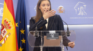 El PP fuerza en el Congreso una votación para que el Gobierno paralice las regularizaciones