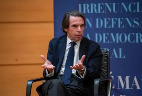 Aznar advierte que las alianzas están «por delante de cualquier eslogan o grito»
