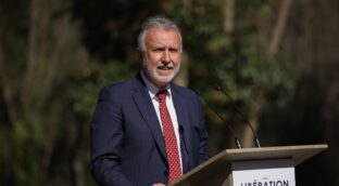 El ministro Torres asegura que el Gobierno «dará batalla» a los Franco por el Pazo de Meirás