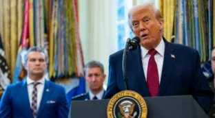 Trump extiende 10 días la suspensión de ataques contra centrales nucleares de Irán