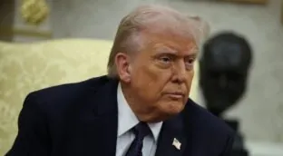 Trump asegura que Cuba «caerá muy pronto», pero ahora está «centrado en Irán»