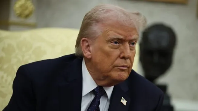 Trump anuncia que EEUU ha destruido 10 barcos con minas en el estrecho de Ormuz