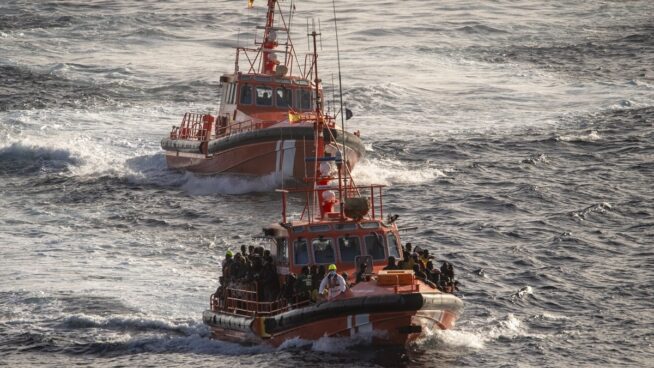 La Guardia Civil desmantela una red de tráfico irregular de inmigrantes en la costa de Granada