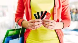 Erich Fromm, filósofo y psicoanalista, ya lo confirmó en 1956: «La falsa felicidad está en el deseo de comprar»