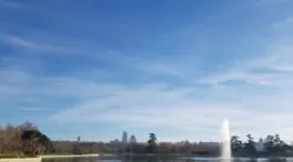 Hallan el cadáver de un hombre flotando en el lago de la Casa de Campo de Madrid