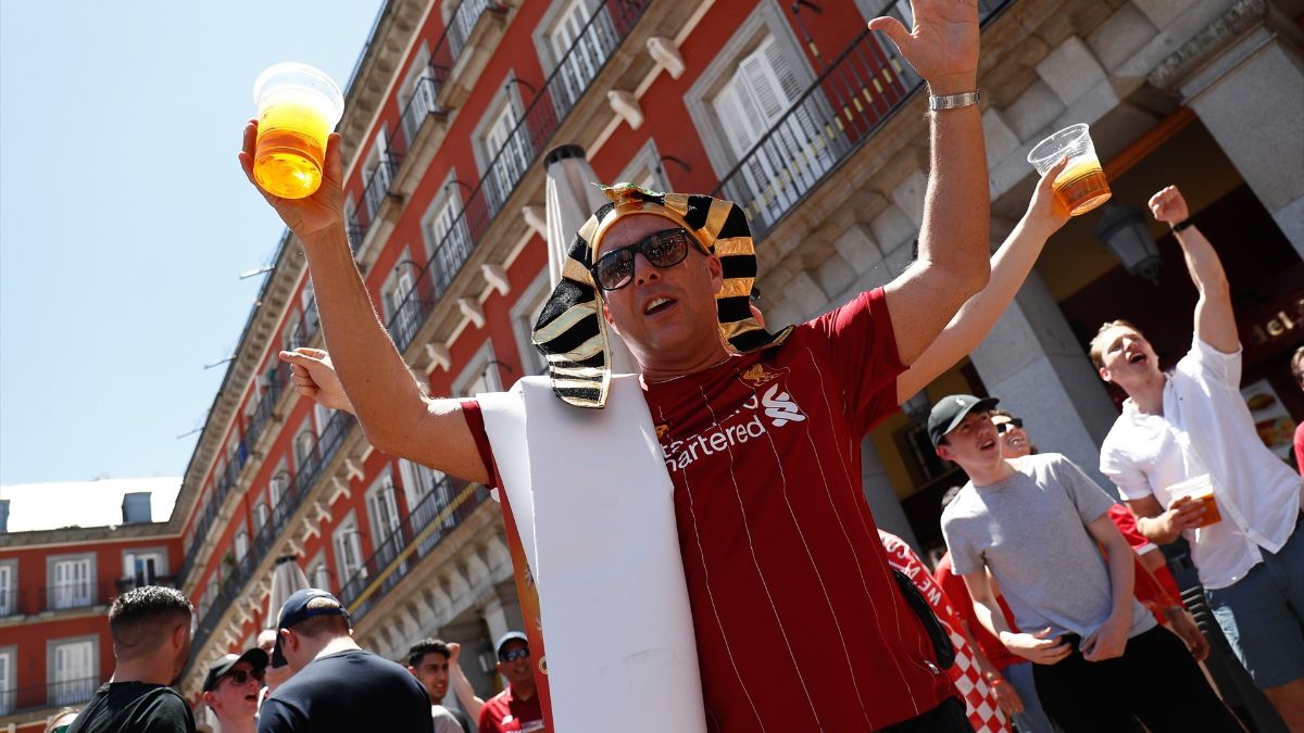 Los vecinos de la Plaza Mayor piden reubicar la ‘fan zone’ al ser un «problema estructural»