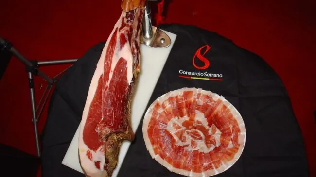 El jamón curado aumenta sus exportaciones un 9,29 % en 2025, hasta 802,8 millones