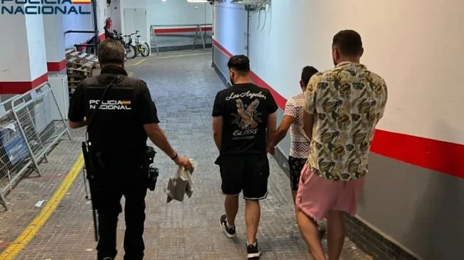 Un magistrado prohíbe a dos presuntas carteristas entrar en Valencia durante las Fallas