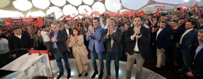 Sánchez cierra campaña con el 'no a la guerra' y Zapatero elogia no subir el gasto en defensa