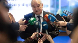 La estadística del INE desmiente al Gobierno: no hay récord de empleo industrial en España