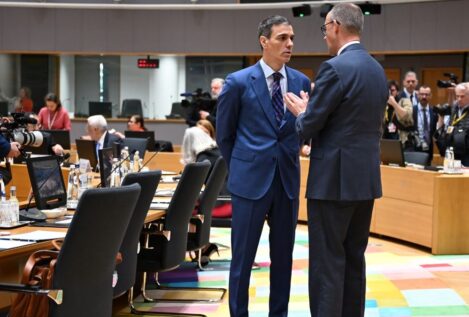 Sánchez zanja el desencuentro con Merz: le explicó a Trump la solidaridad europea