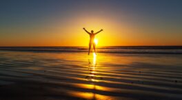 Frédéric Lenoir (63), filósofo y escritor: «La felicidad se aprende, como se aprende a pensar o a amar»