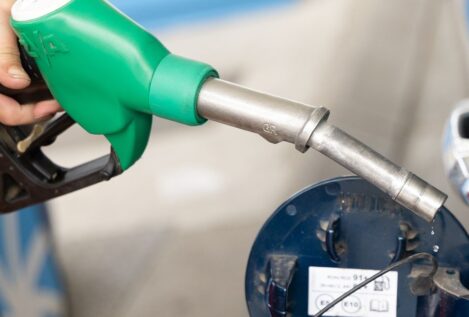 El petróleo Brent supera los 87 dólares por primera vez desde 2024