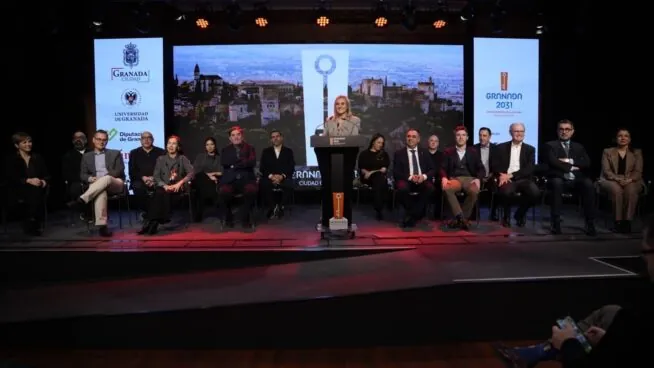 García Montero pone el Cervantes al servicio de un proyecto cultural que impulsa su hermano