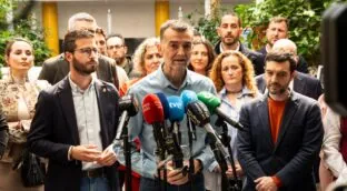 IU se abre a un pacto con Podemos en Andalucía, pero sin ofrecer puestos destacados