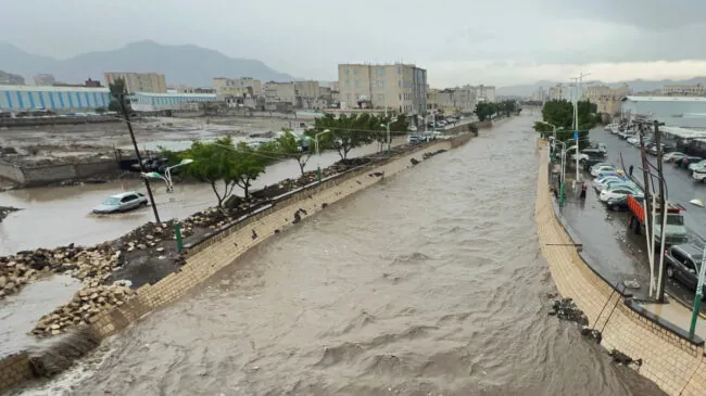 Al menos 17 muertos y más de 1.300 familias afectadas por graves inundaciones en Yemen
