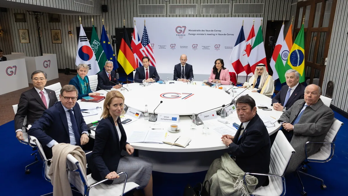 Italia afirma al G7 que ayudará «con todo esfuerzo necesario» a desbloquear Ormuz