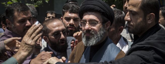 El nuevo ayatolá de Irán promete venganza y mantendrá cerrado el estrecho de Ormuz